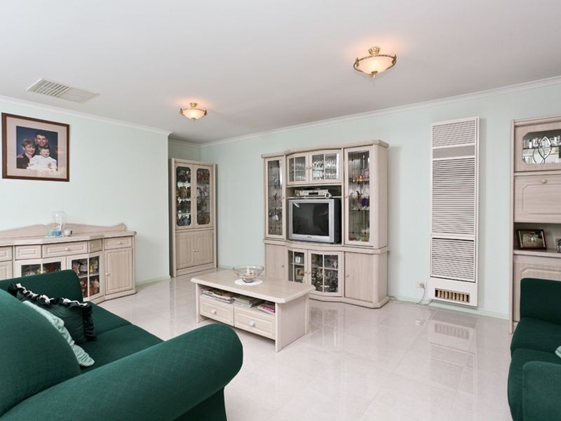 22 Grenadier Grove, Gulfview Heights SA 5096