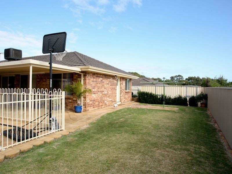 22 Grenadier Grove, Gulfview Heights SA 5096