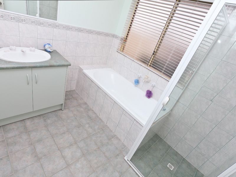 22 Grenadier Grove, Gulfview Heights SA 5096