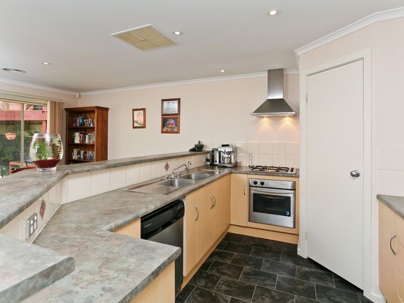13 Hedgerow Court, Greenwith SA 5125