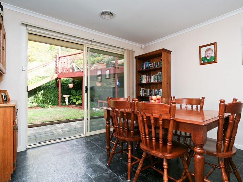 13 Hedgerow Court, Greenwith SA 5125