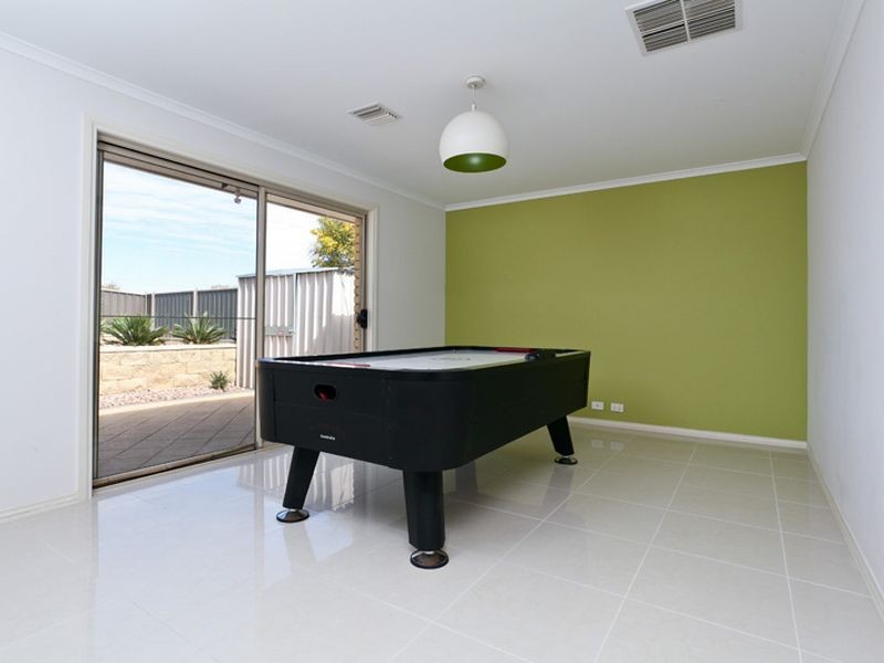 11 Glanville Crescent, Gulfview Heights SA 5096