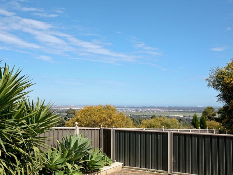 11 Glanville Crescent, Gulfview Heights SA 5096