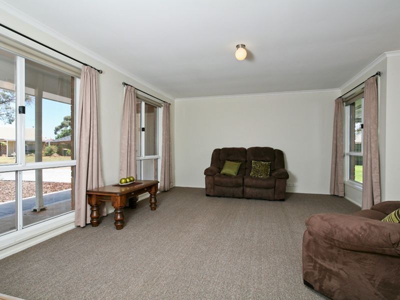 8 Harvest Court, Andrews Farm SA 5114