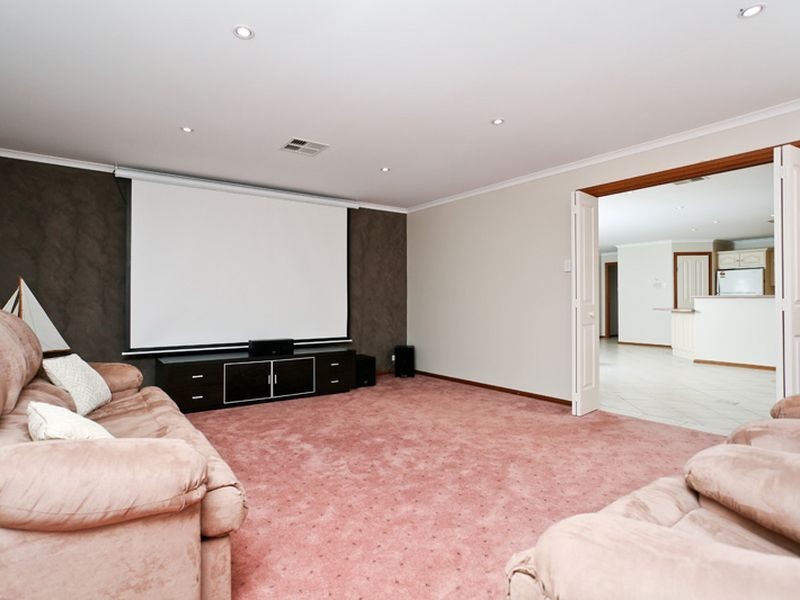 8 Garden Street, Blakeview SA 5114