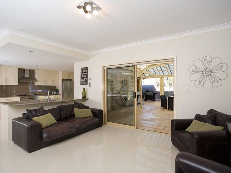 25 Tongariro Street, Greenwith SA 5125