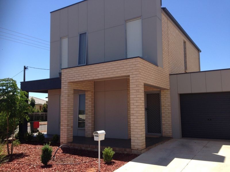 1 Parkside Walk, Smithfield Plains SA 5114