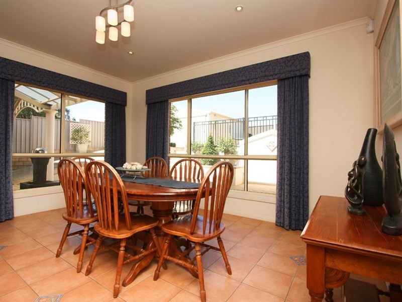 17 Glanville Crescent, Gulfview Heights SA 5096