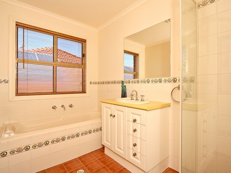 17 Glanville Crescent, Gulfview Heights SA 5096