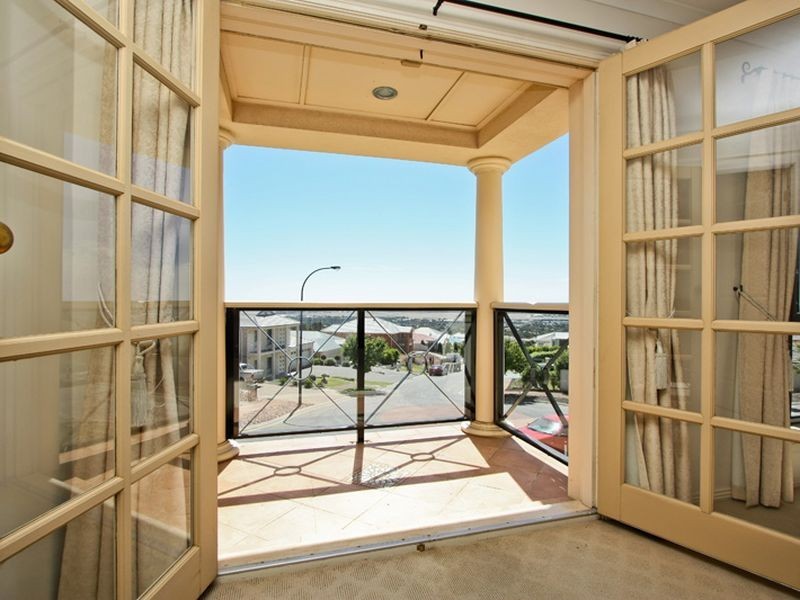 17 Glanville Crescent, Gulfview Heights SA 5096
