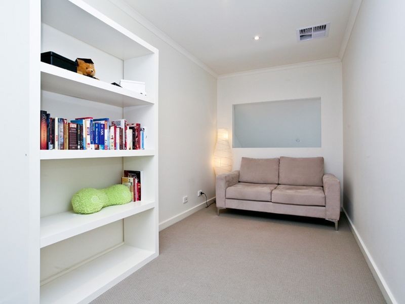 30c The Strand, Mawson Lakes SA 5095