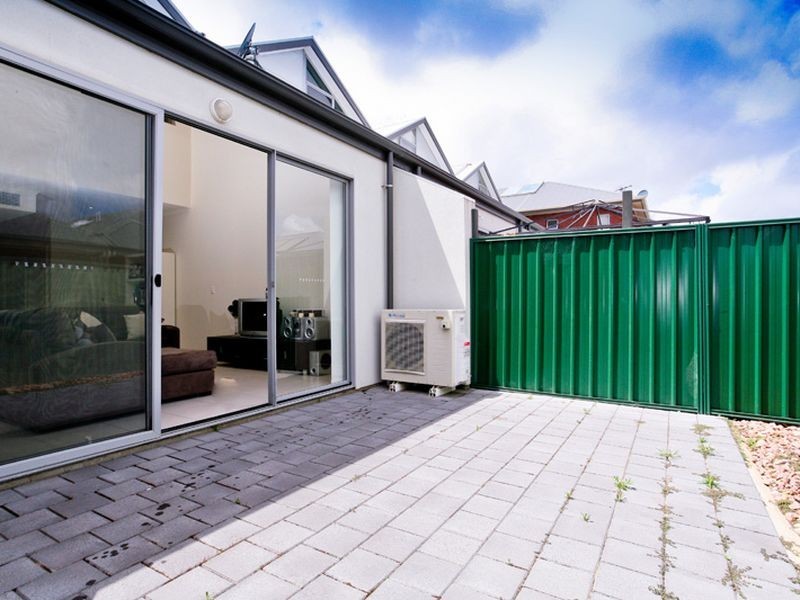 30c The Strand, Mawson Lakes SA 5095