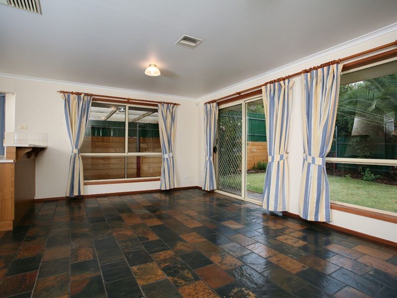 22 Lake Magenta Court, Greenwith SA 5125