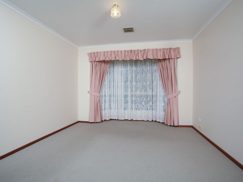 22 Lake Magenta Court, Greenwith SA 5125
