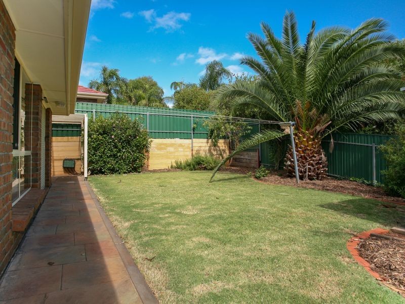 22 Lake Magenta Court, Greenwith SA 5125