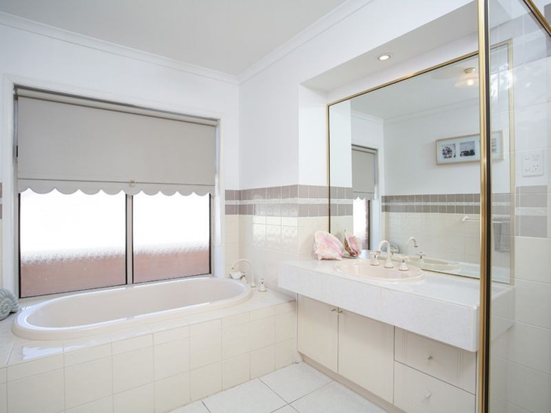 5 Peppermint Close, Greenwith SA 5125