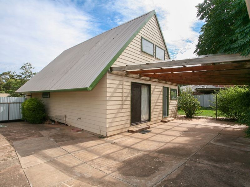 11 Bataan Road, Salisbury Heights SA 5109