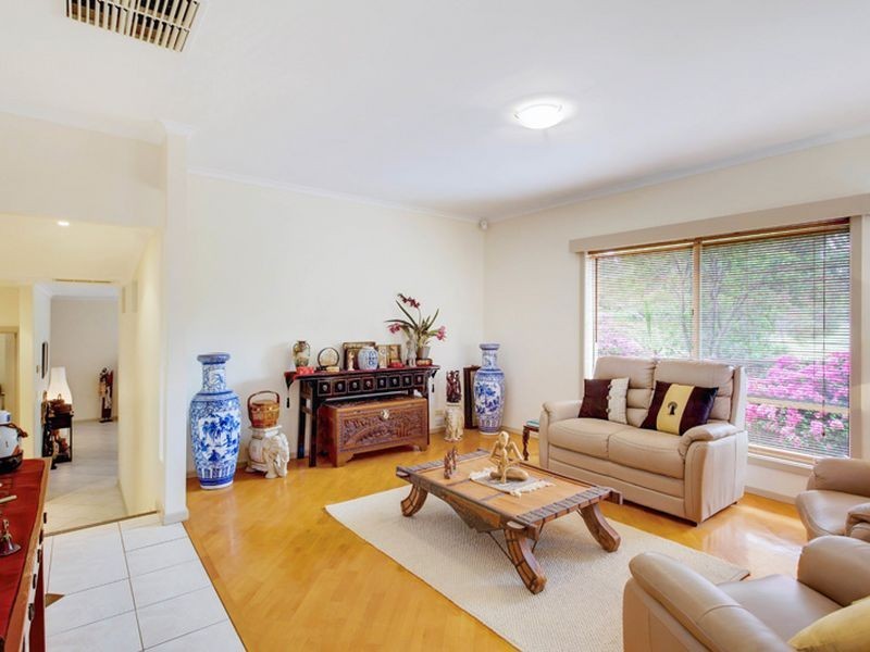 8 Lachlan Street, Greenwith SA 5125