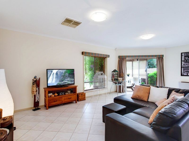 8 Lachlan Street, Greenwith SA 5125