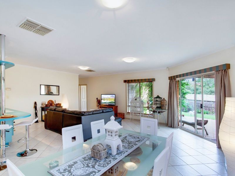 8 Lachlan Street, Greenwith SA 5125