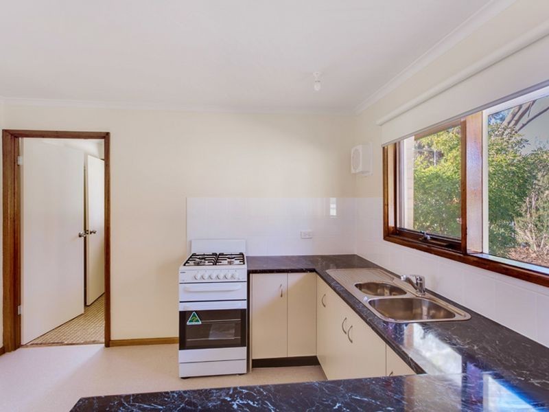 11 Sellars Court, Para Vista SA 5093