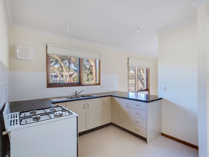 11 Sellars Court, Para Vista SA 5093