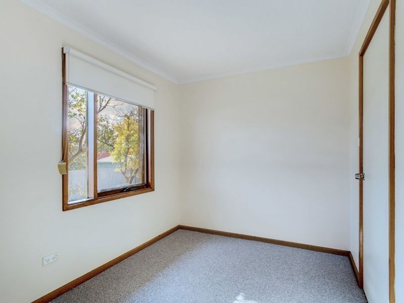 11 Sellars Court, Para Vista SA 5093