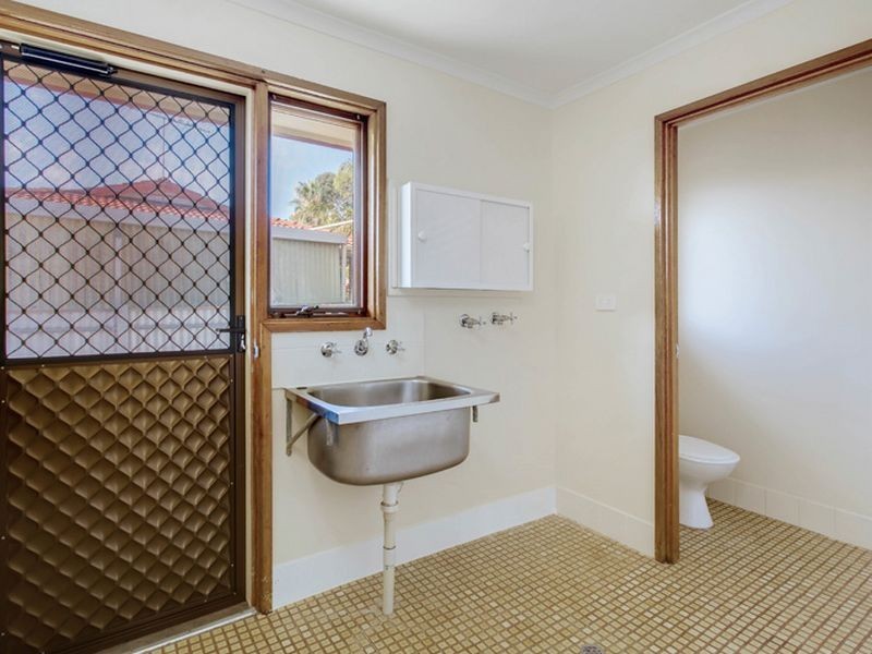 11 Sellars Court, Para Vista SA 5093