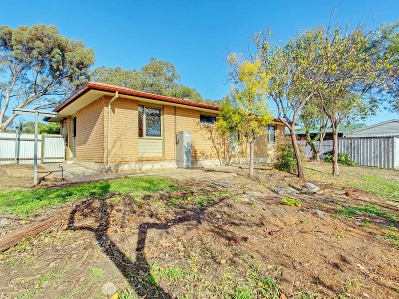 11 Sellars Court, Para Vista SA 5093