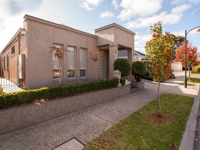 8 Avocet Drive, Mawson Lakes SA 5095