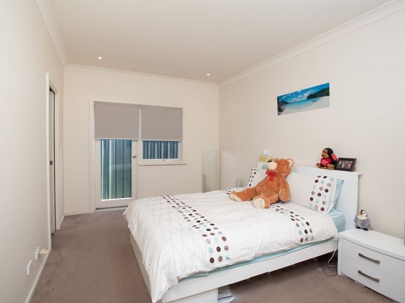 8 Avocet Drive, Mawson Lakes SA 5095