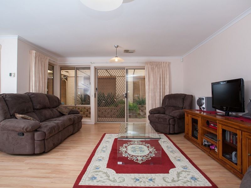 13 Lemon Crescent, Golden Grove SA 5125