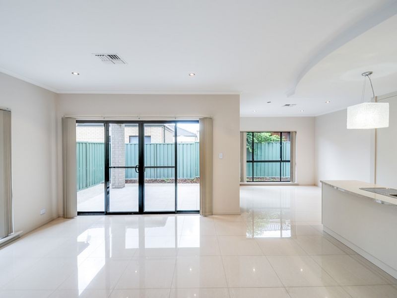 31 Mowbray Street, Mawson Lakes SA 5095