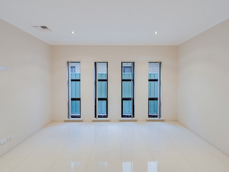 31 Mowbray Street, Mawson Lakes SA 5095