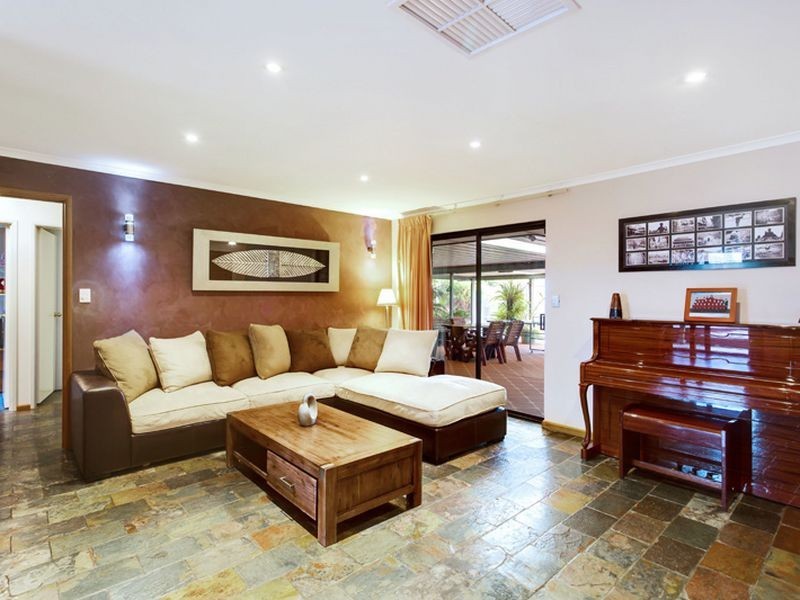 4 Marilyn Court, Salisbury Heights SA 5109