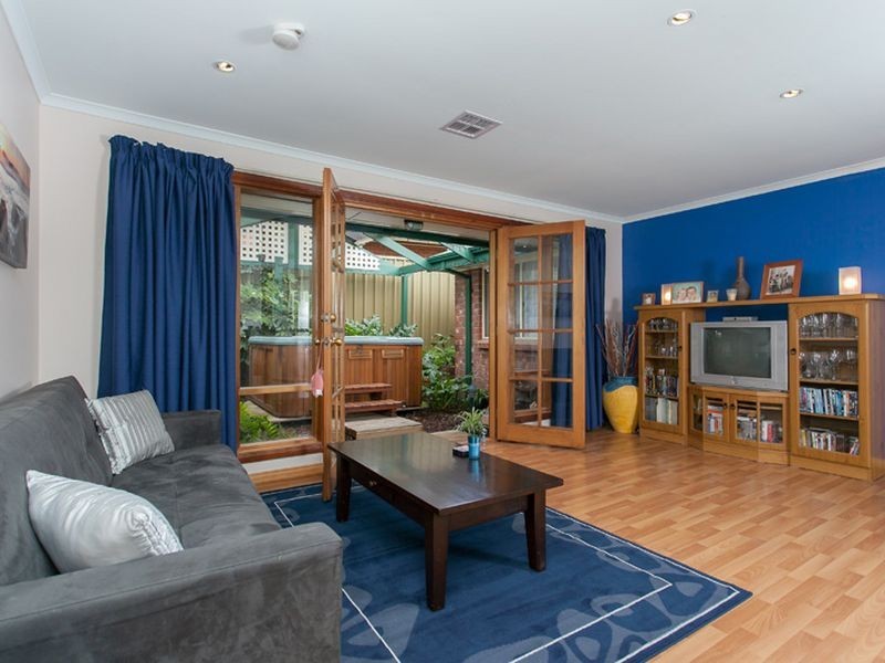 8 Fatchen Court, Greenwith SA 5125