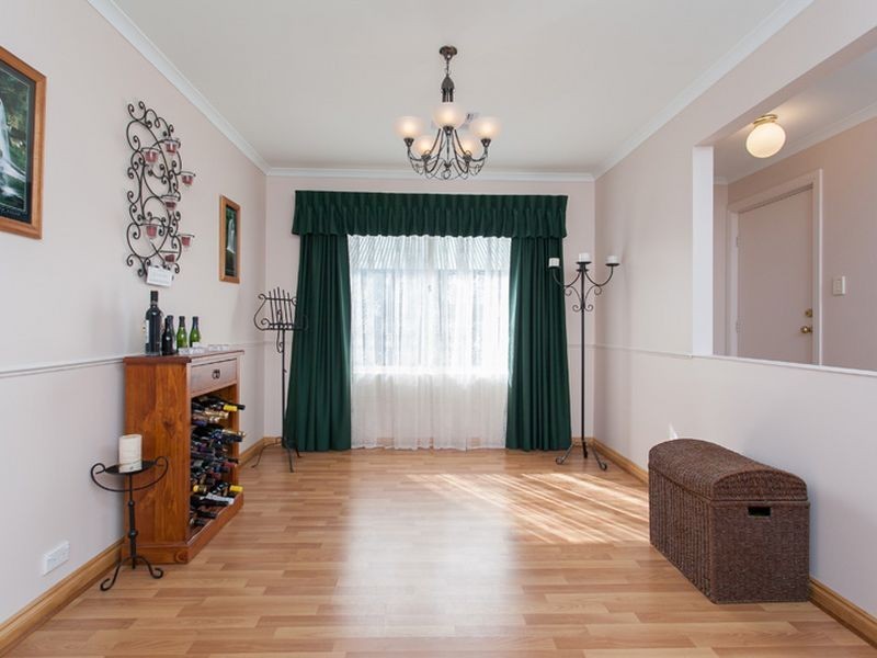 8 Fatchen Court, Greenwith SA 5125