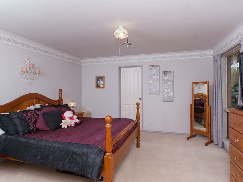 8 Fatchen Court, Greenwith SA 5125