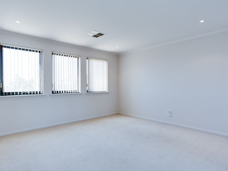 18 Shearwater Drive, Mawson Lakes SA 5095