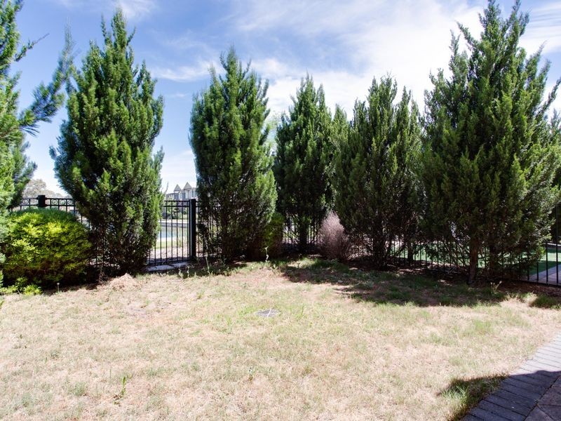 18 Shearwater Drive, Mawson Lakes SA 5095