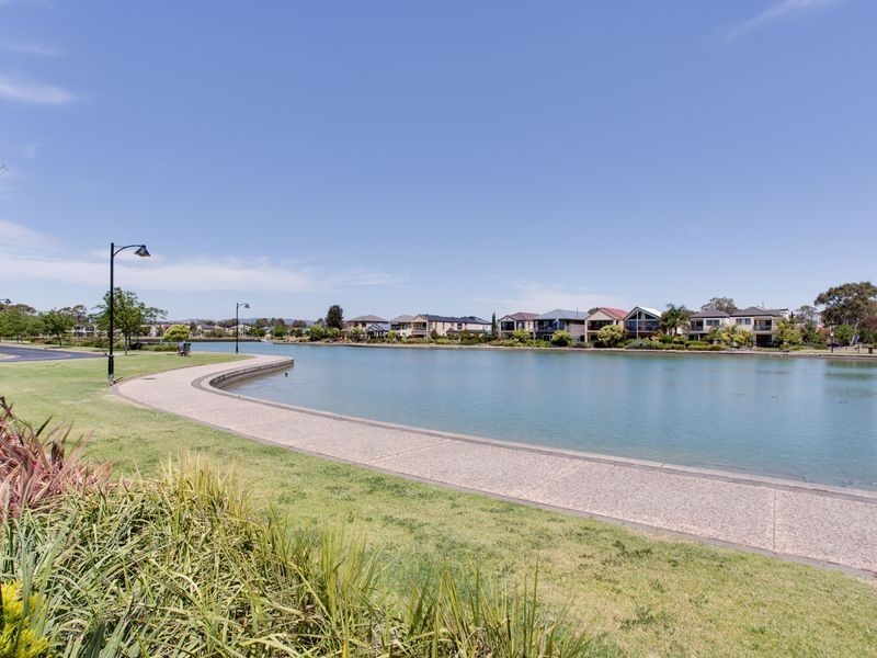 18 Shearwater Drive, Mawson Lakes SA 5095