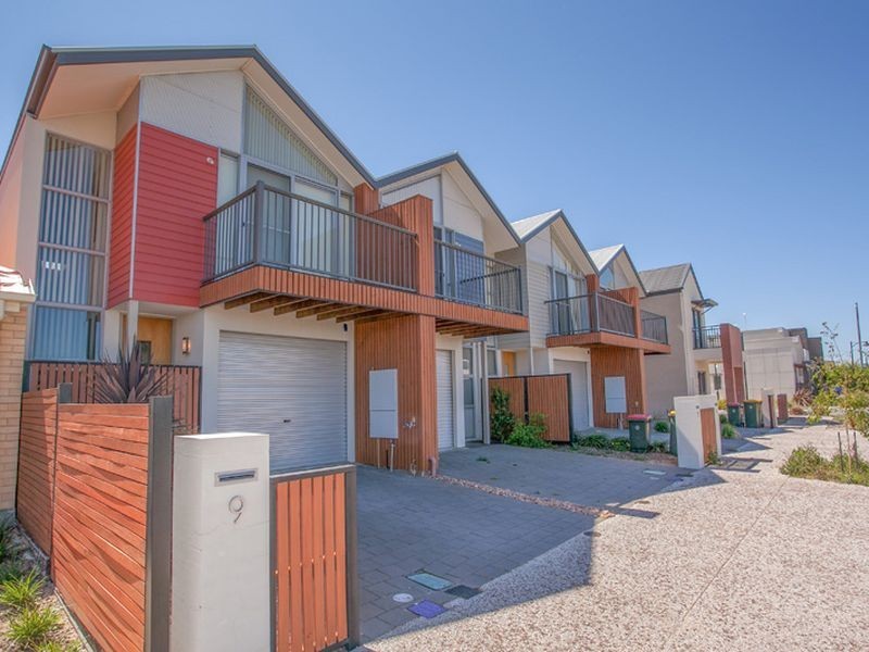 9 Everard Court, Mawson Lakes SA 5095