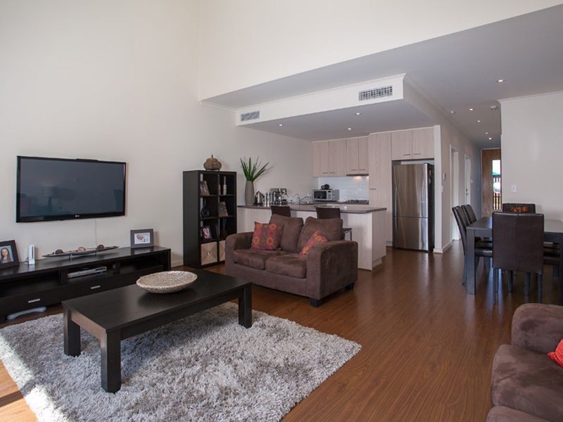 9 Everard Court, Mawson Lakes SA 5095