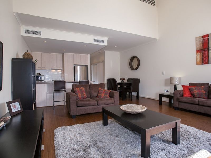 9 Everard Court, Mawson Lakes SA 5095