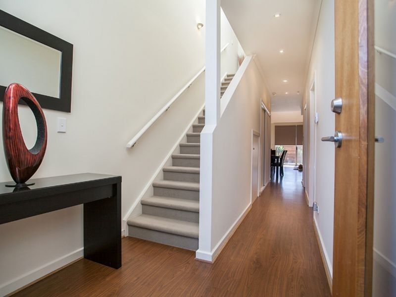 9 Everard Court, Mawson Lakes SA 5095