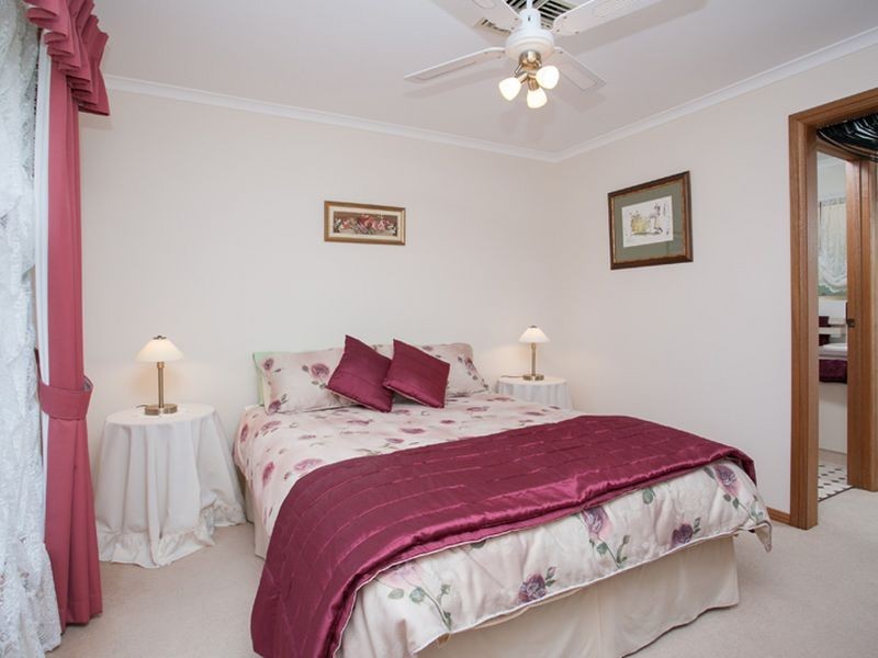 20 Lake Magenta Court, Greenwith SA 5125