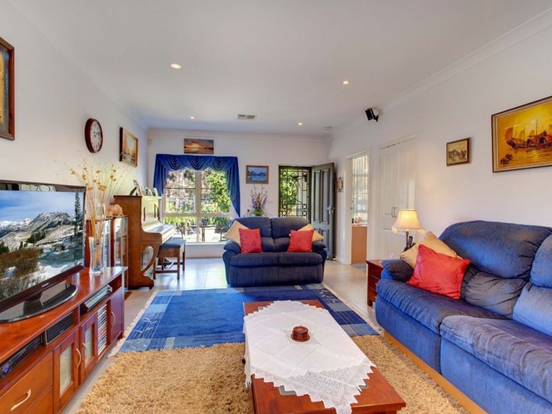 2 Lakeside Court, Greenwith SA 5125