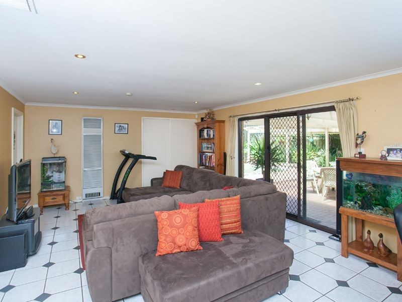 47 Park Lake Drive, Wynn Vale SA 5127