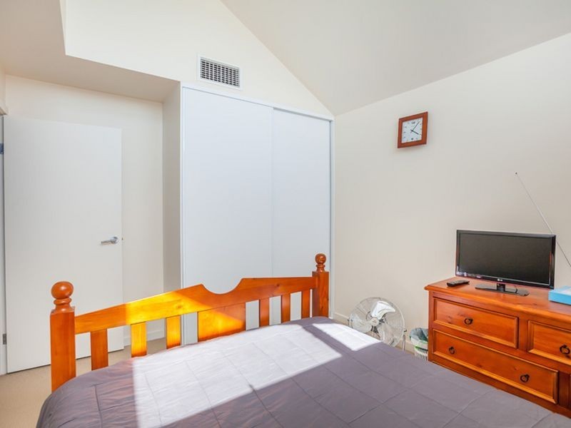 28 The Strand, Mawson Lakes SA 5095