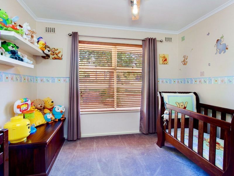 17 Eva Avenue, Redwood Park SA 5097